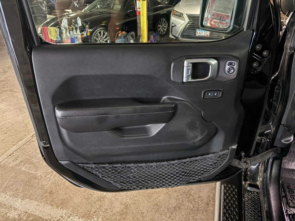 2020 Jeep Gladiator Image 17