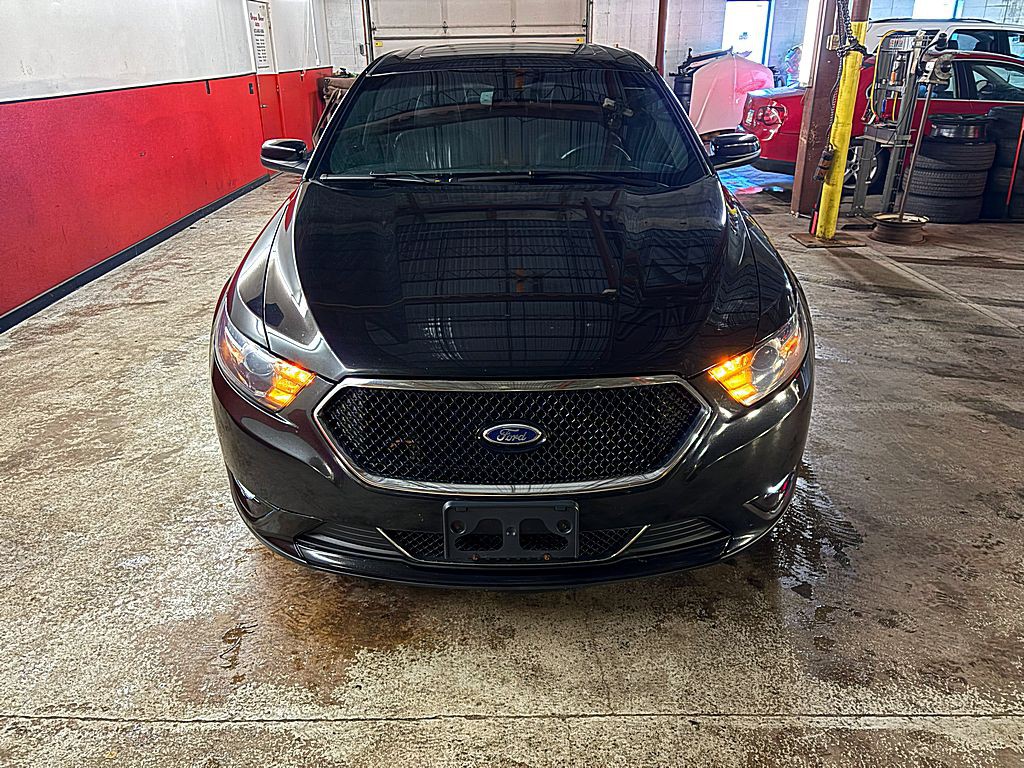 2015 Ford Taurus Image 9