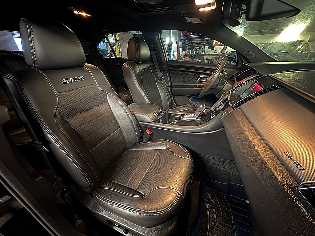 2015 Ford Taurus Image 25