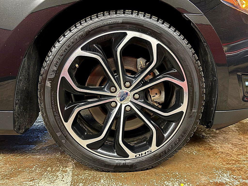 2015 Ford Taurus Image 27