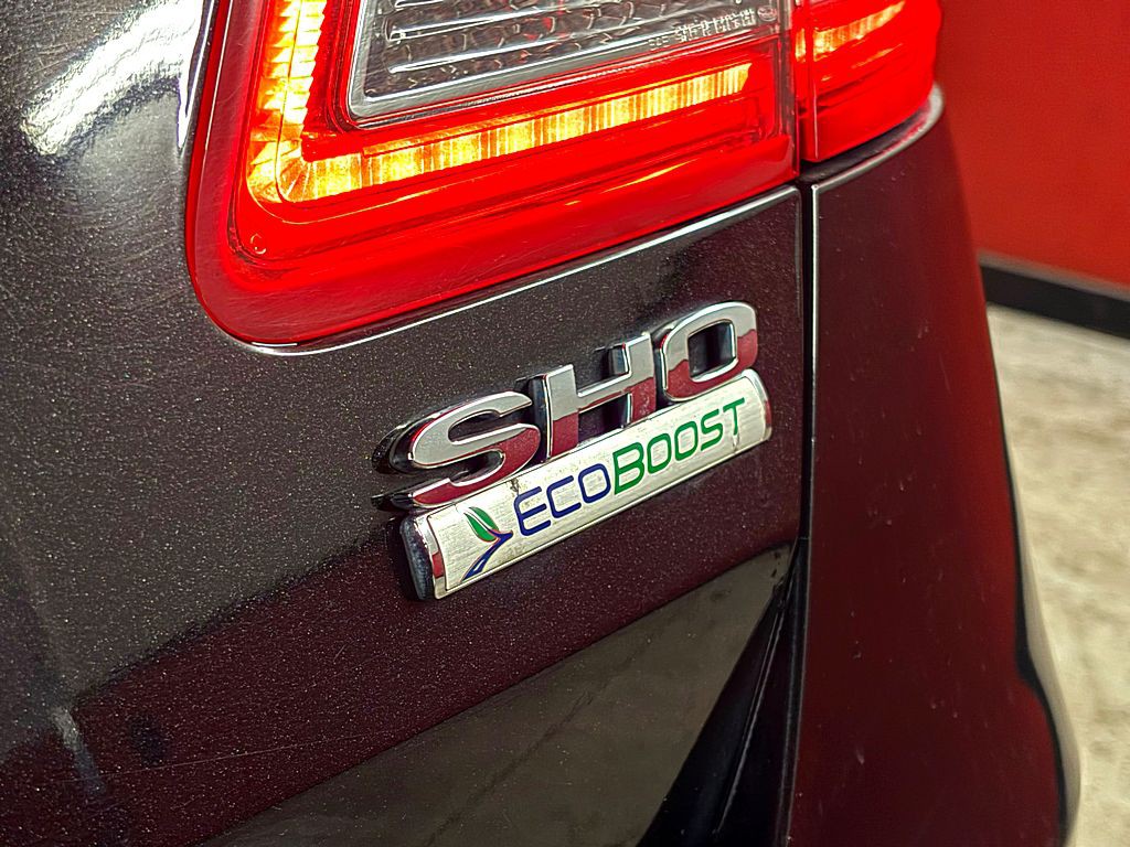 2015 Ford Taurus Image 30