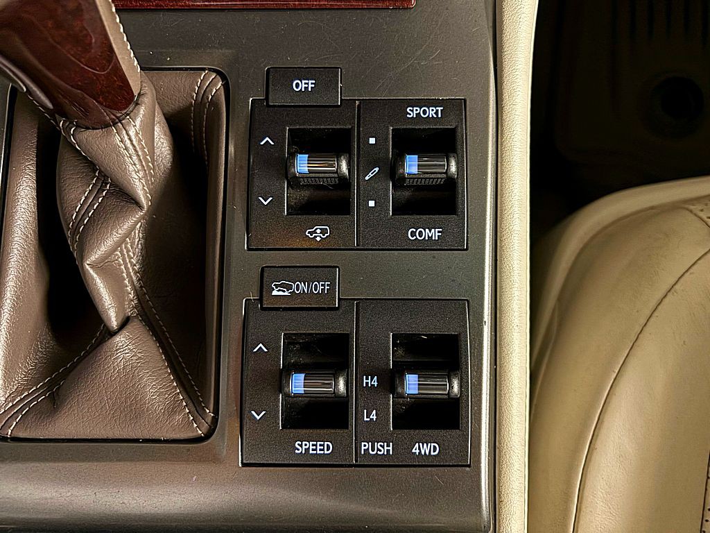 2015 Lexus GX Image 16