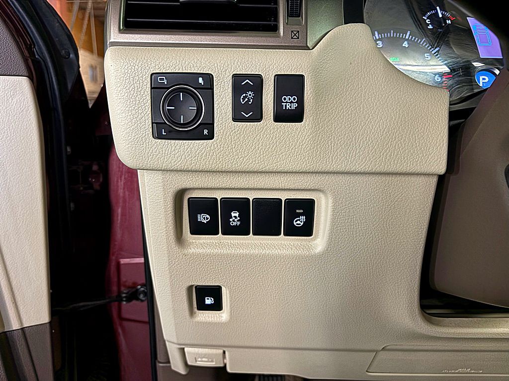 2015 Lexus GX Image 19