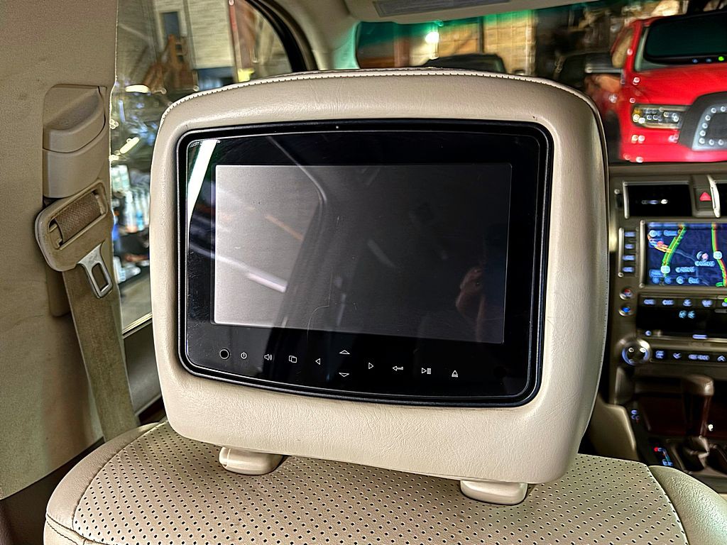 2015 Lexus GX Image 23