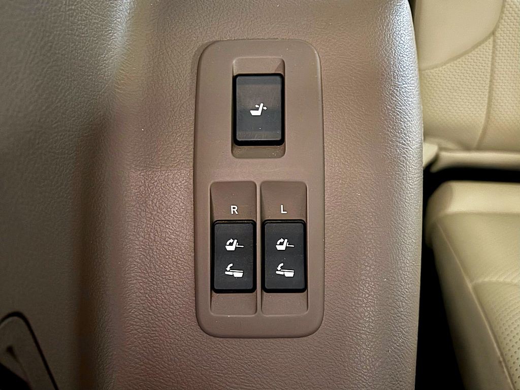 2015 Lexus GX Image 31