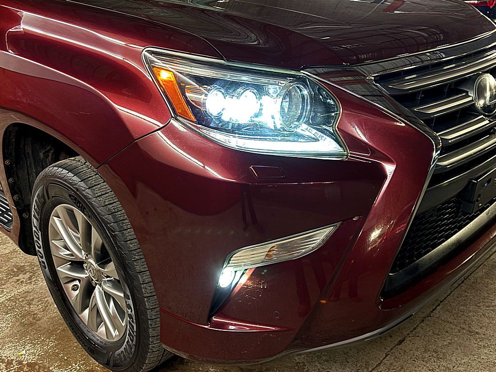 2015 Lexus GX Image 36