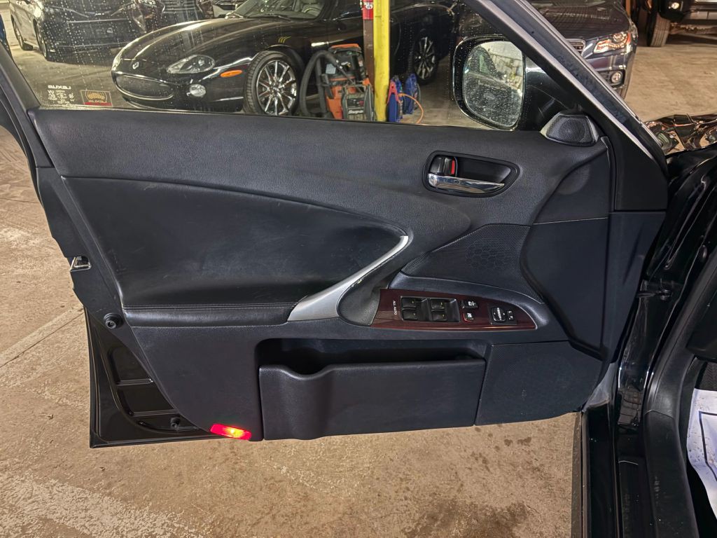 2008 Lexus IS Image 16