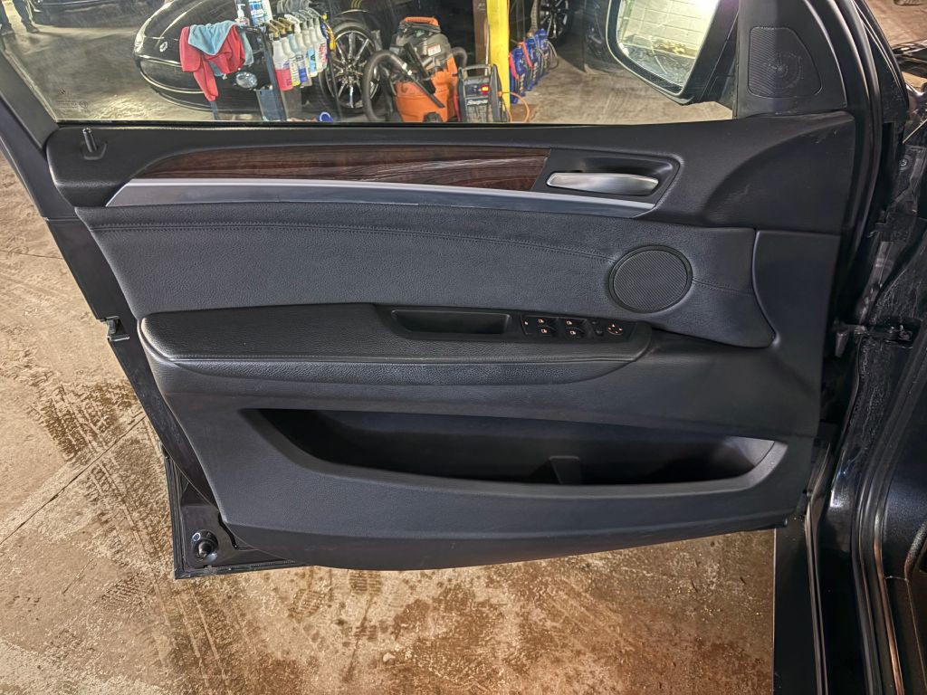 2012 BMW X5 Image 18