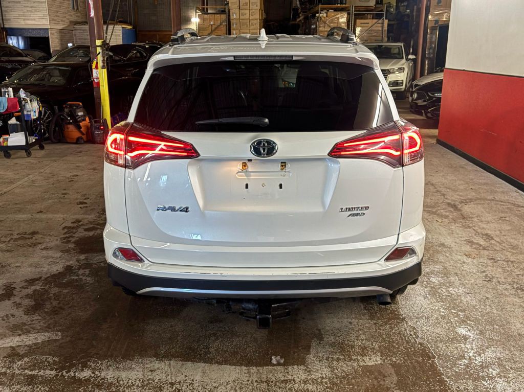 2017 Toyota Rav4 Image 6