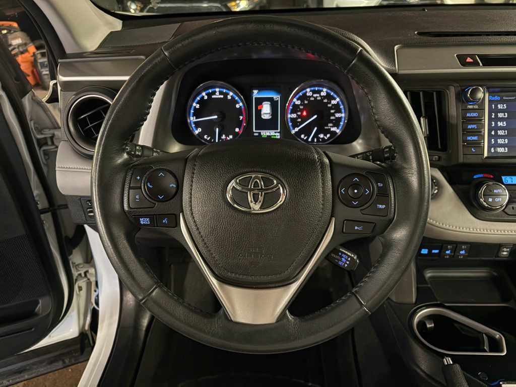 2017 Toyota Rav4 Image 11