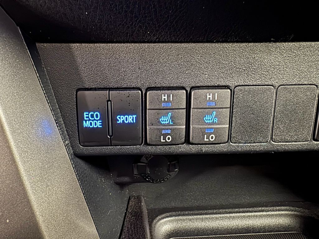 2017 Toyota Rav4 Image 16