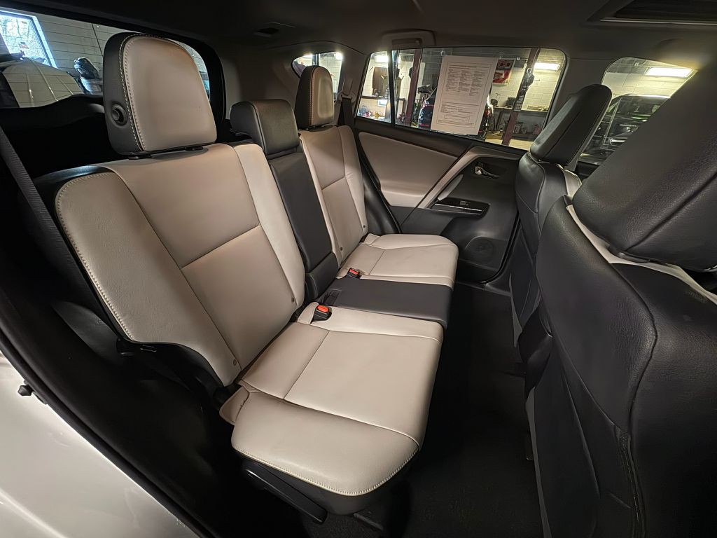 2017 Toyota Rav4 Image 23