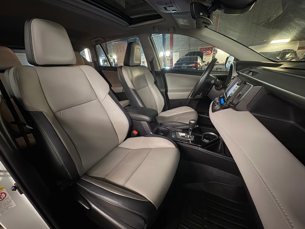 2017 Toyota Rav4 Image 24