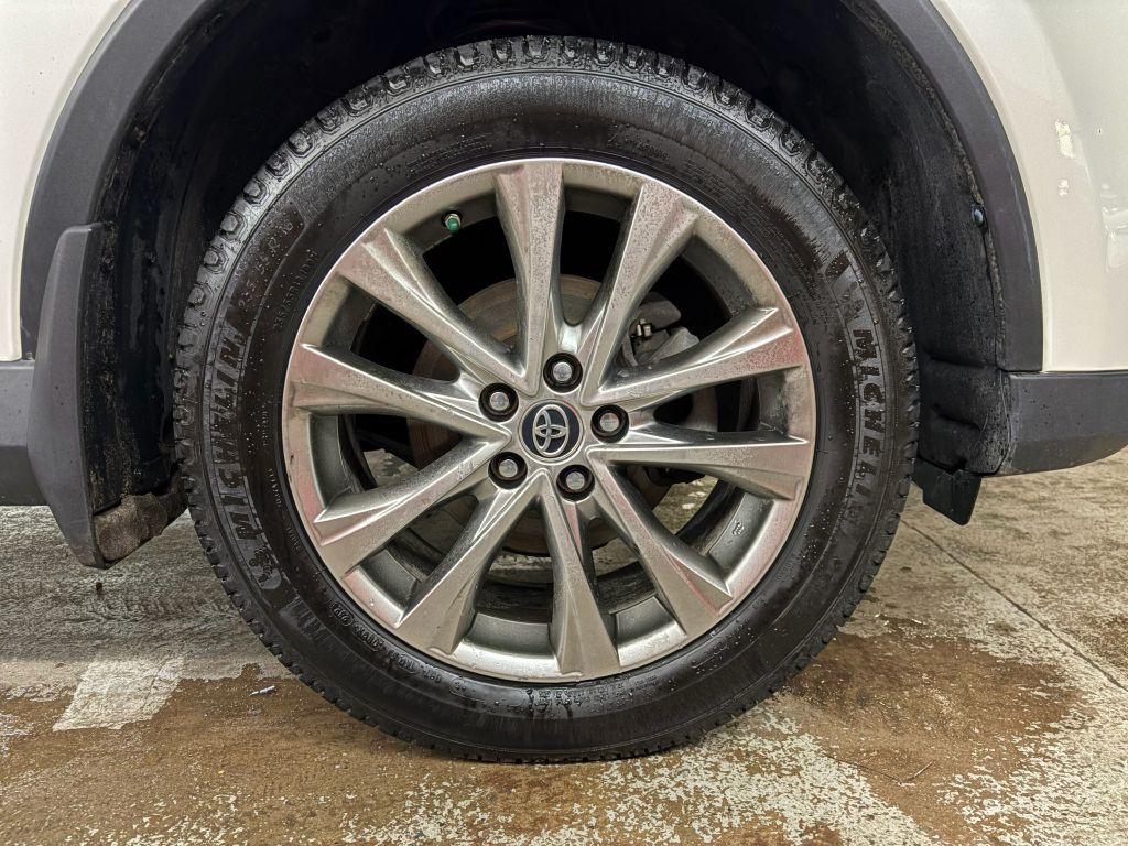 2017 Toyota Rav4 Image 25