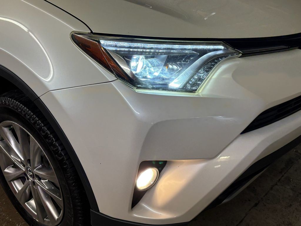 2017 Toyota Rav4 Image 28