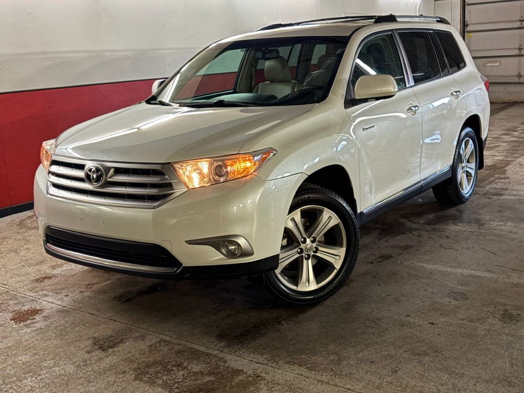 2013 Toyota Highlander Image 1