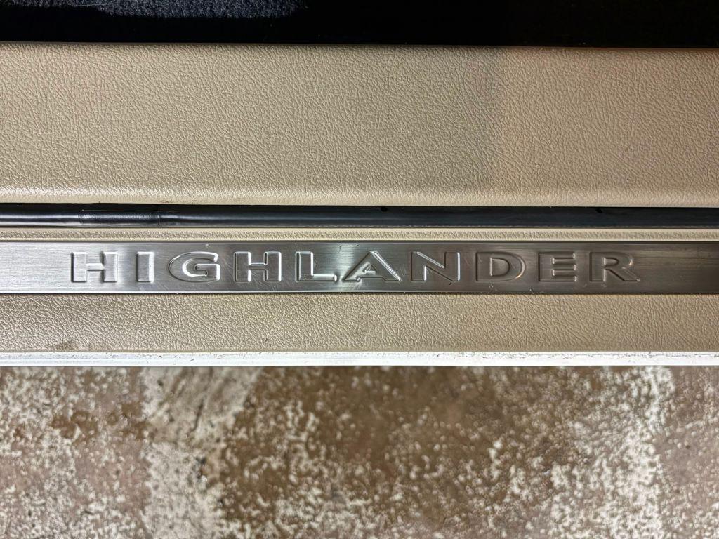 2013 Toyota Highlander Image 28