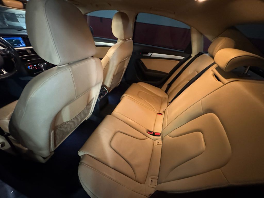 2016 Audi A4 Image 19