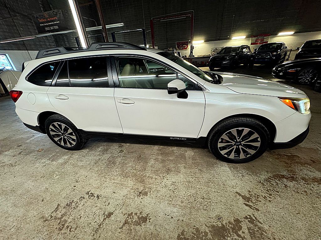 2016 Subaru Outback Image 8