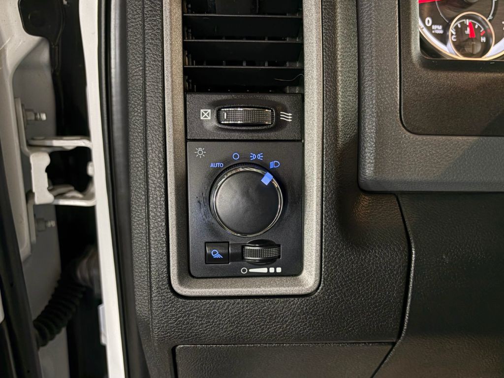 2016 RAM 2500 Image 17