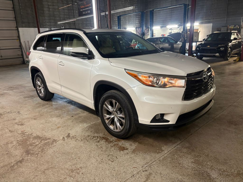 2015 Toyota Highlander Image 8