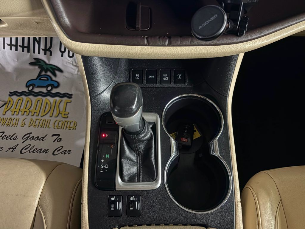 2015 Toyota Highlander Image 14