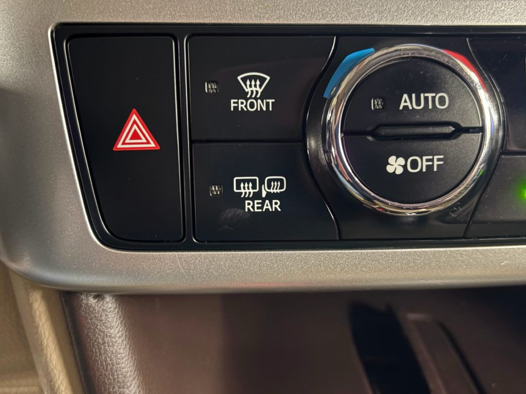 2015 Toyota Highlander Image 18