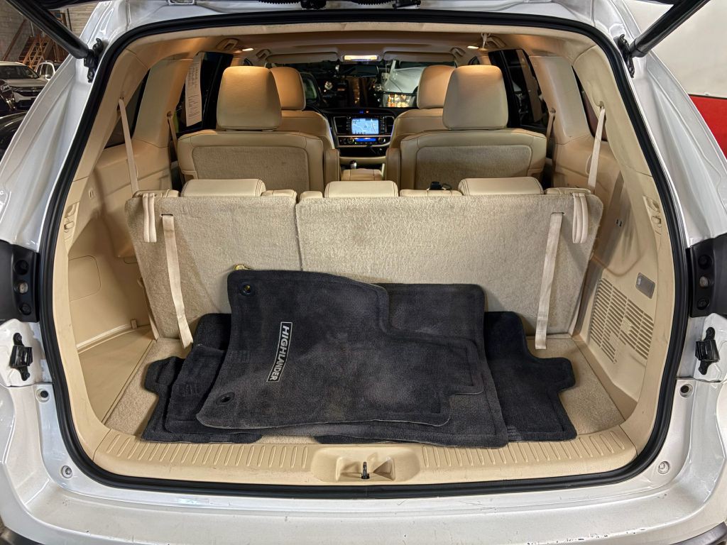2015 Toyota Highlander Image 24