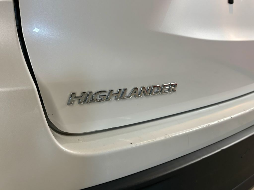 2015 Toyota Highlander Image 30