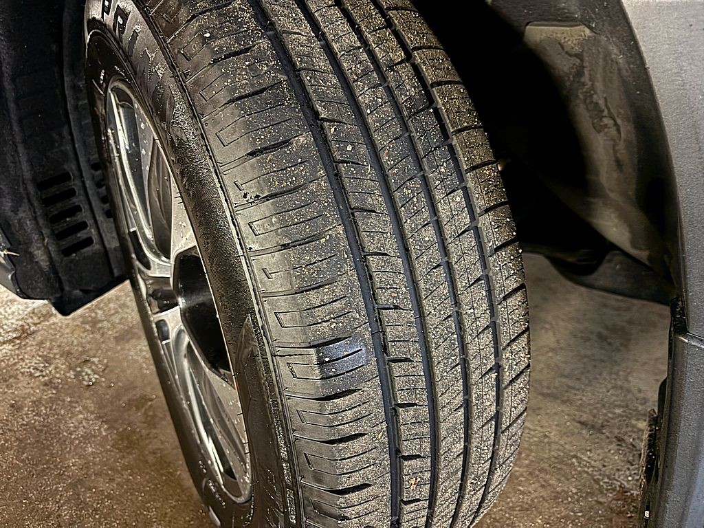 2021 Toyota Highlander Image 3