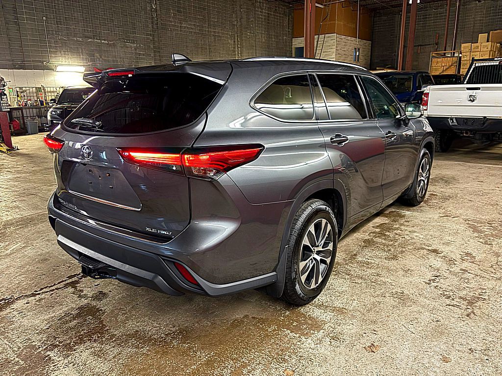 2021 Toyota Highlander Image 7