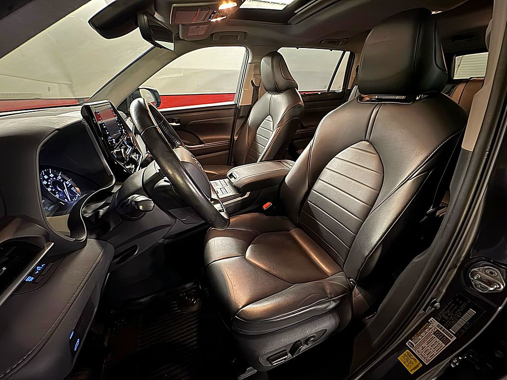 2021 Toyota Highlander Image 10