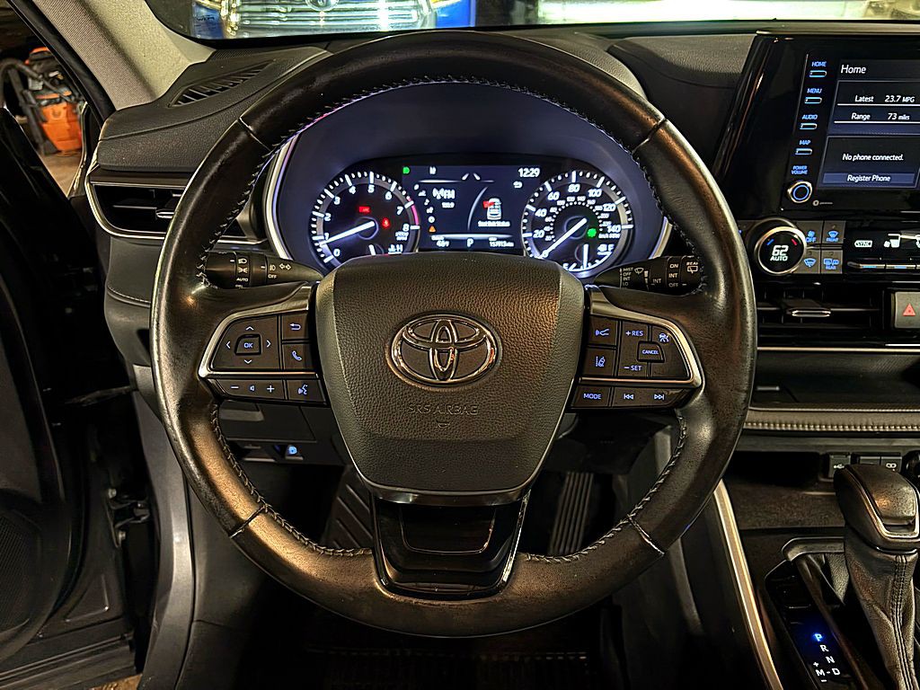2021 Toyota Highlander Image 11