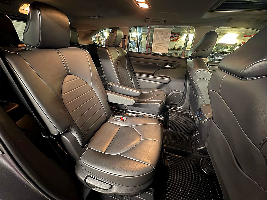 2021 Toyota Highlander Image 27