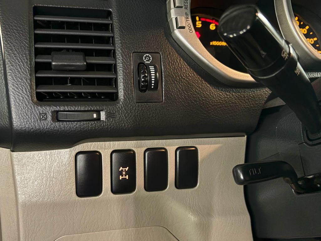 2003 Toyota 4Runner Image 13