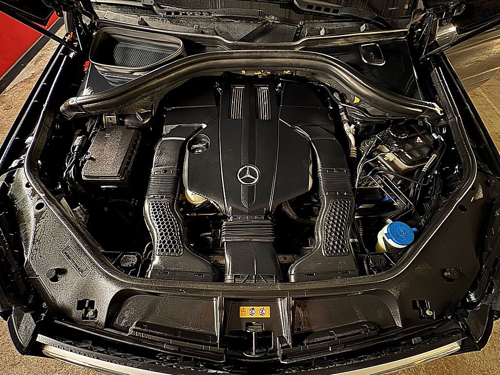 2017 Mercedes-Benz GLS-Class Image 2