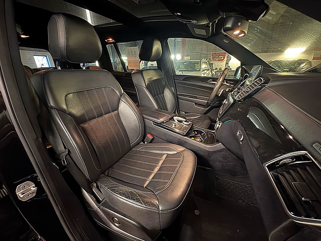 2017 Mercedes-Benz GLS-Class Image 28