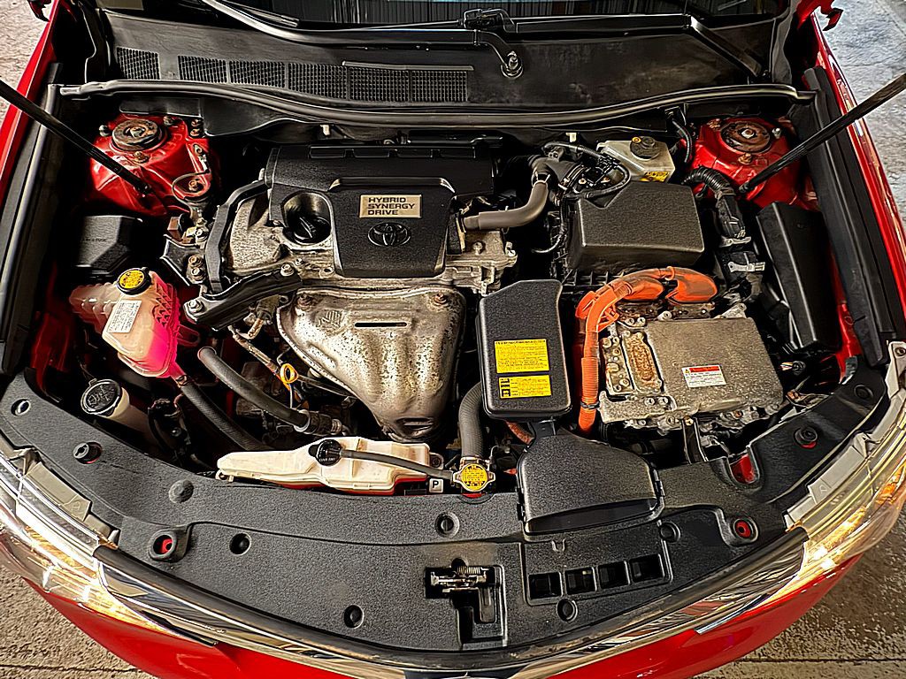 2012 Toyota Camry Image 2