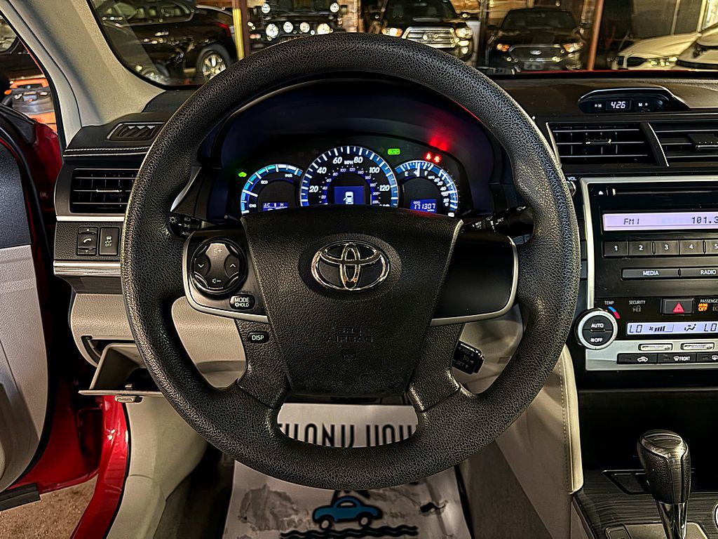 2012 Toyota Camry Image 11