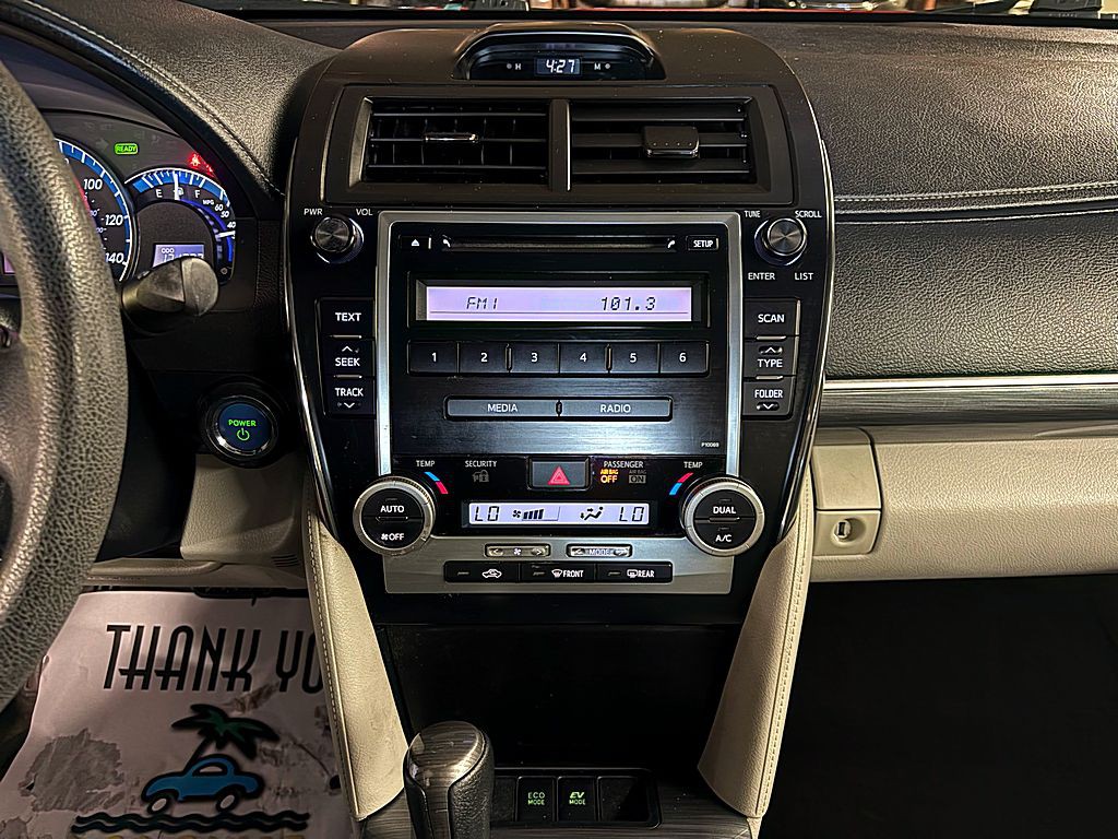 2012 Toyota Camry Image 13