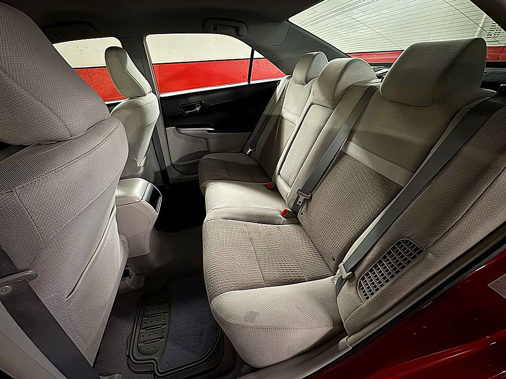 2012 Toyota Camry Image 16
