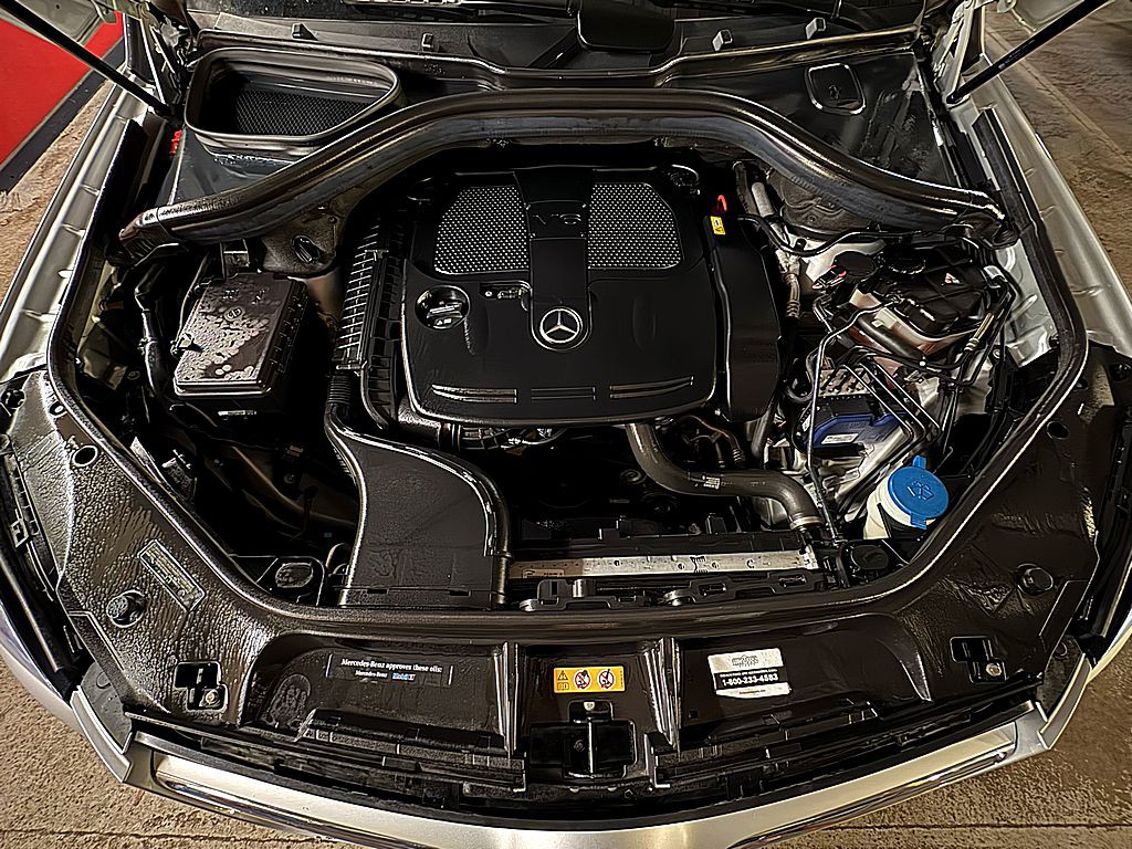 2016 Mercedes-Benz GLE-Class Image 2