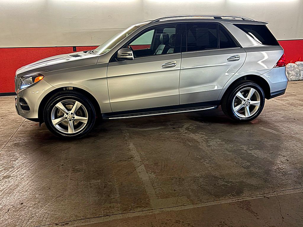 2016 Mercedes-Benz GLE-Class Image 4