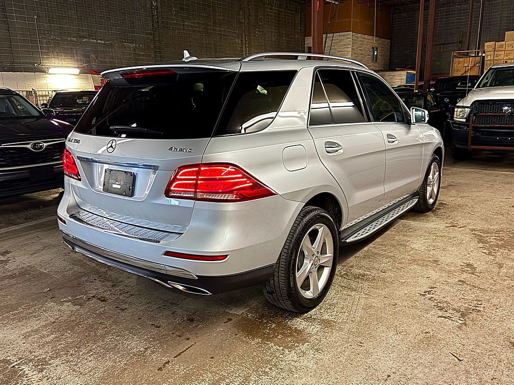 2016 Mercedes-Benz GLE-Class Image 7