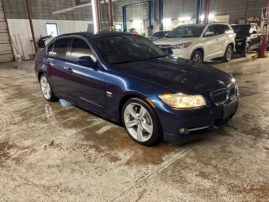 2011 BMW 3 Series Image 8