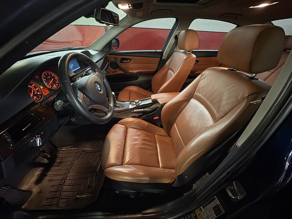 2011 BMW 3 Series Image 10