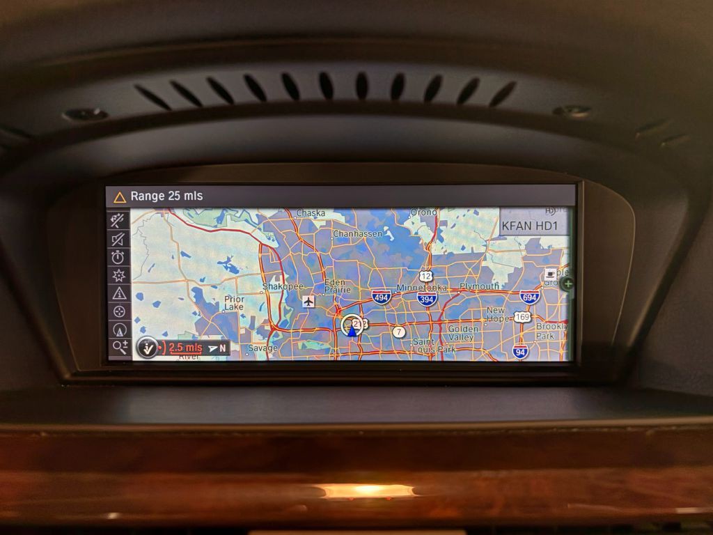 2011 BMW 3 Series Image 15