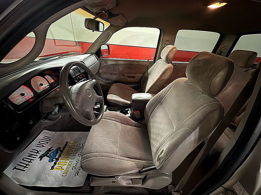 2004 Toyota Tacoma Image 11