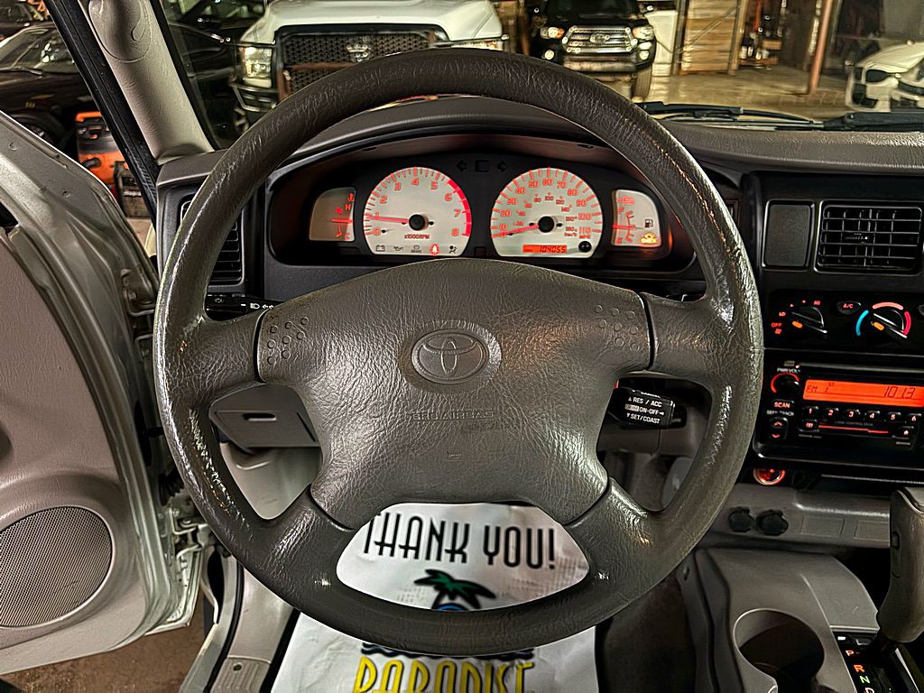2004 Toyota Tacoma Image 12