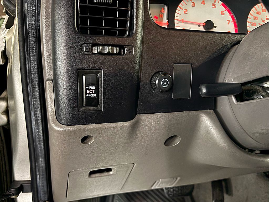 2004 Toyota Tacoma Image 15